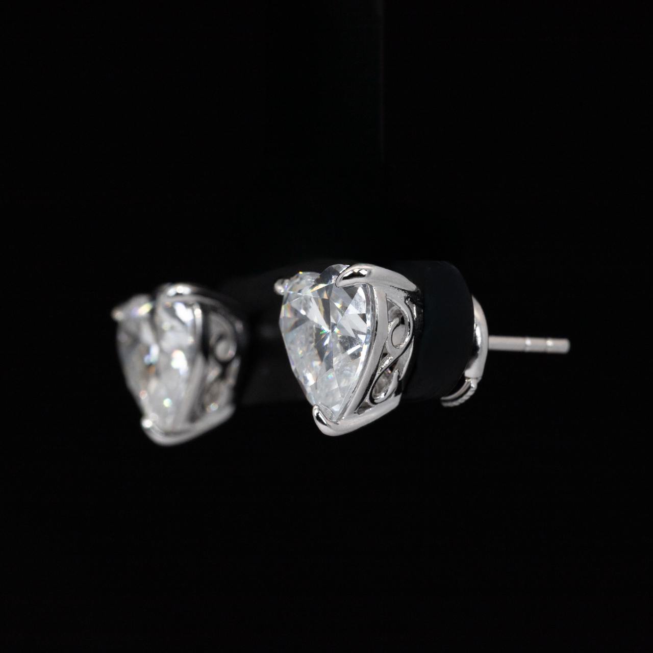 Omnia Nabia White Heart Earrings With High Quality Certified Lab Crafted Stones In 925 Silver