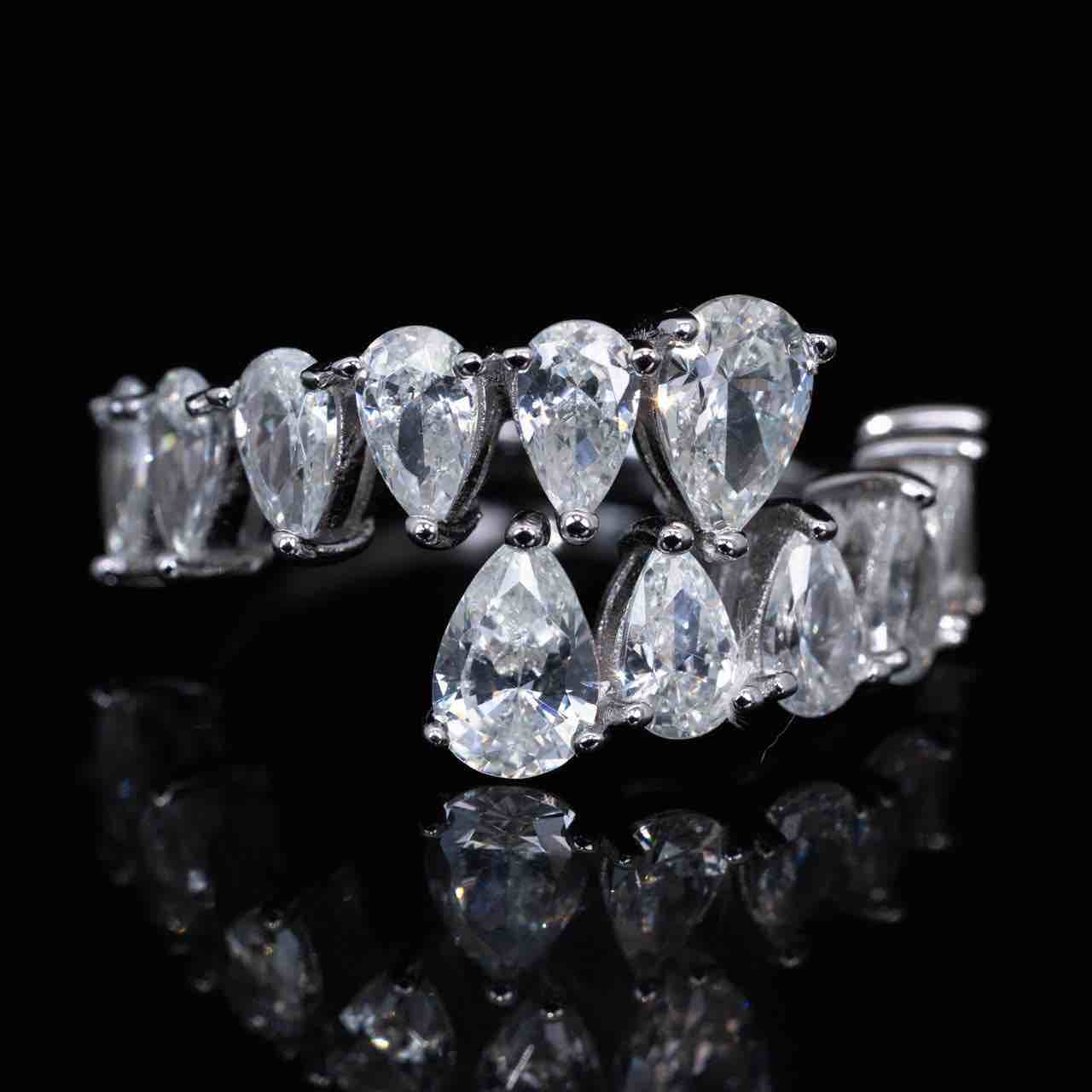 Omnia Hawa White Ring With High Quality Simulated Diamonds In 925 Silver