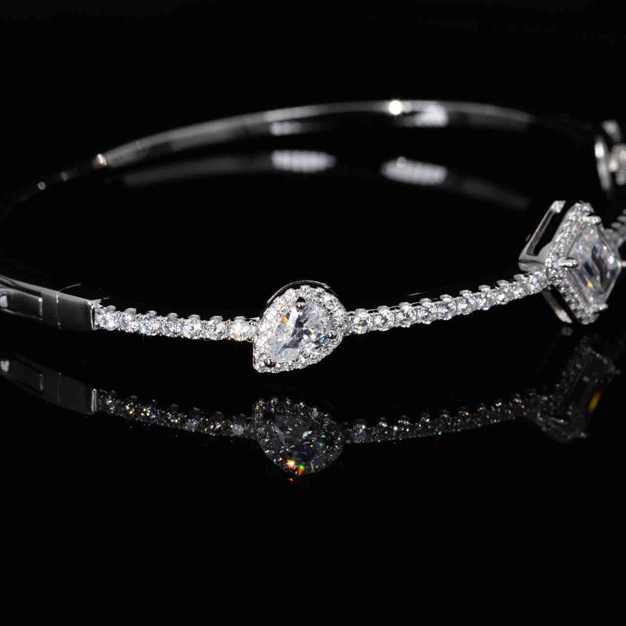 Omnia Eissha White Bangle With High Quality Simulated Diamonds In 925 Silver