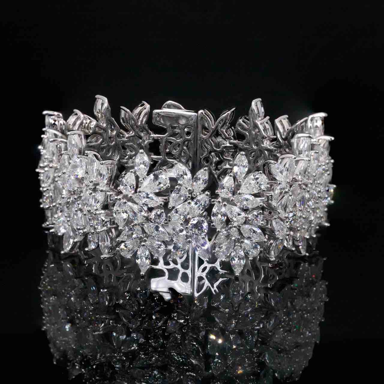 Omnia Sajaf White Bracelet With High Quality White Simulated Diamonds Stones in 925 Silver