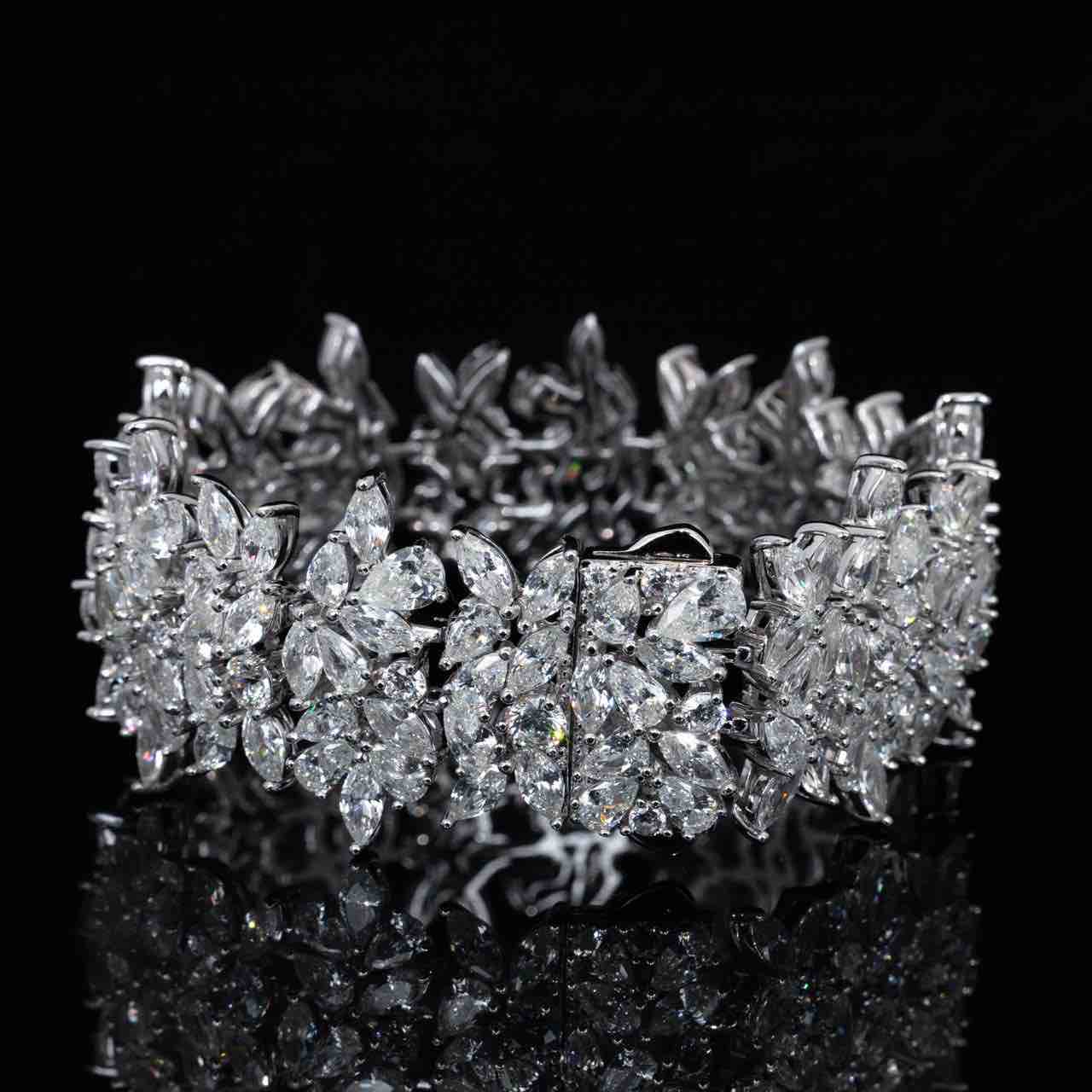 Omnia Sajaf White Bracelet With High Quality White Simulated Diamonds Stones in 925 Silver