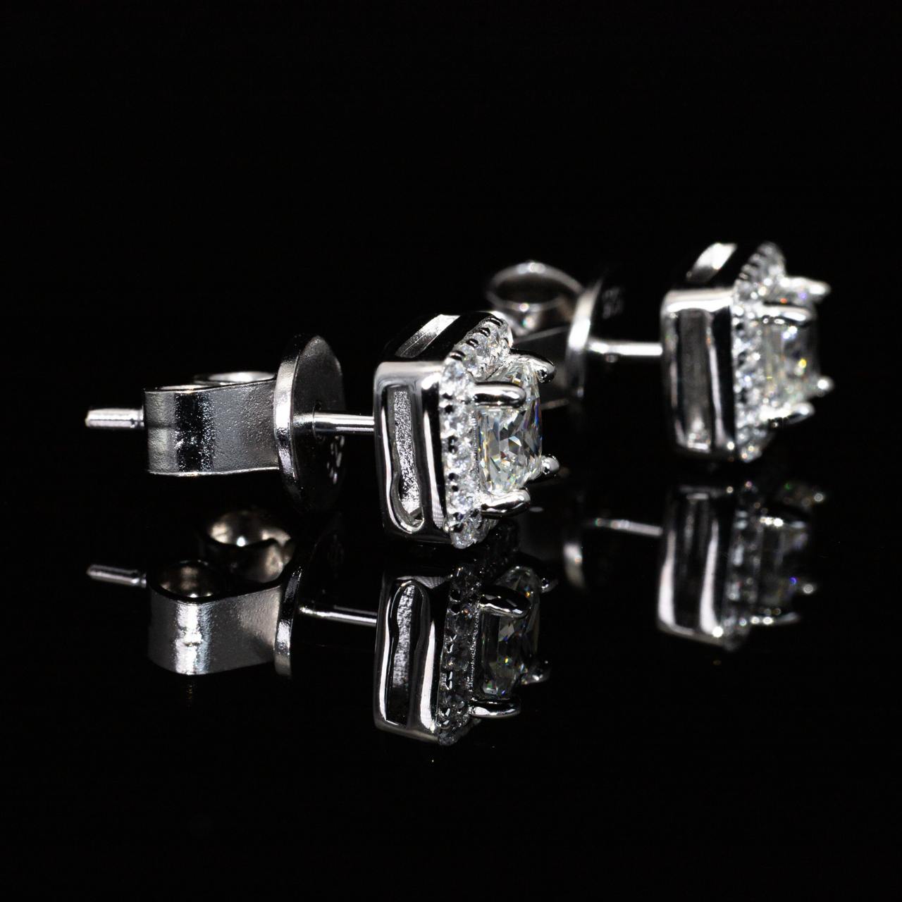 Omnia Firza White Square Earrings With High Quality Simulated Diamonds In 925 Silver - OMNIASTORES UAE
