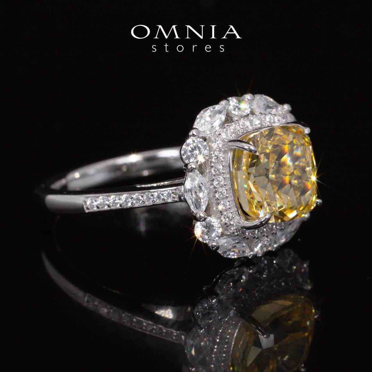 Teresa Yellow and White Ring With High Quality Simulated Diamonds in 925 Silver - OMNIASTORES UAE