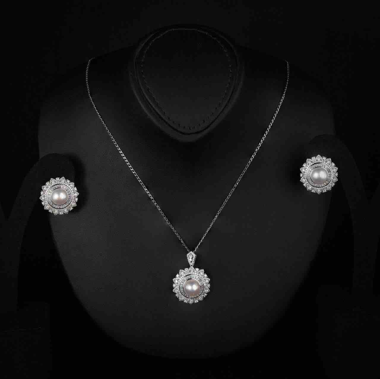 Yamama Flower Design Fresh Real Pearl Necklace and Clip Earrings Set in 925 Silver With High Quality Simulated Diamonds - OMNIASTORES UAE