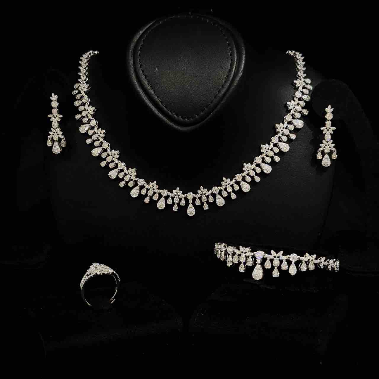 Bonnie White Bridal Full Set in 925 Silver High Quality Simulated Diamonds