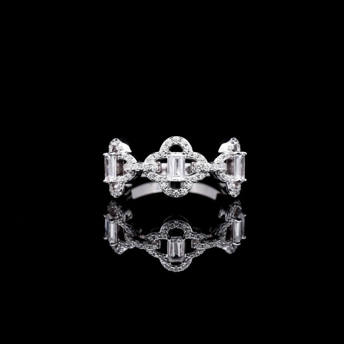 Omnia Amna White Set in 925 Silver with High Quality Simulated Diamonds - OMNIASTORES UAE