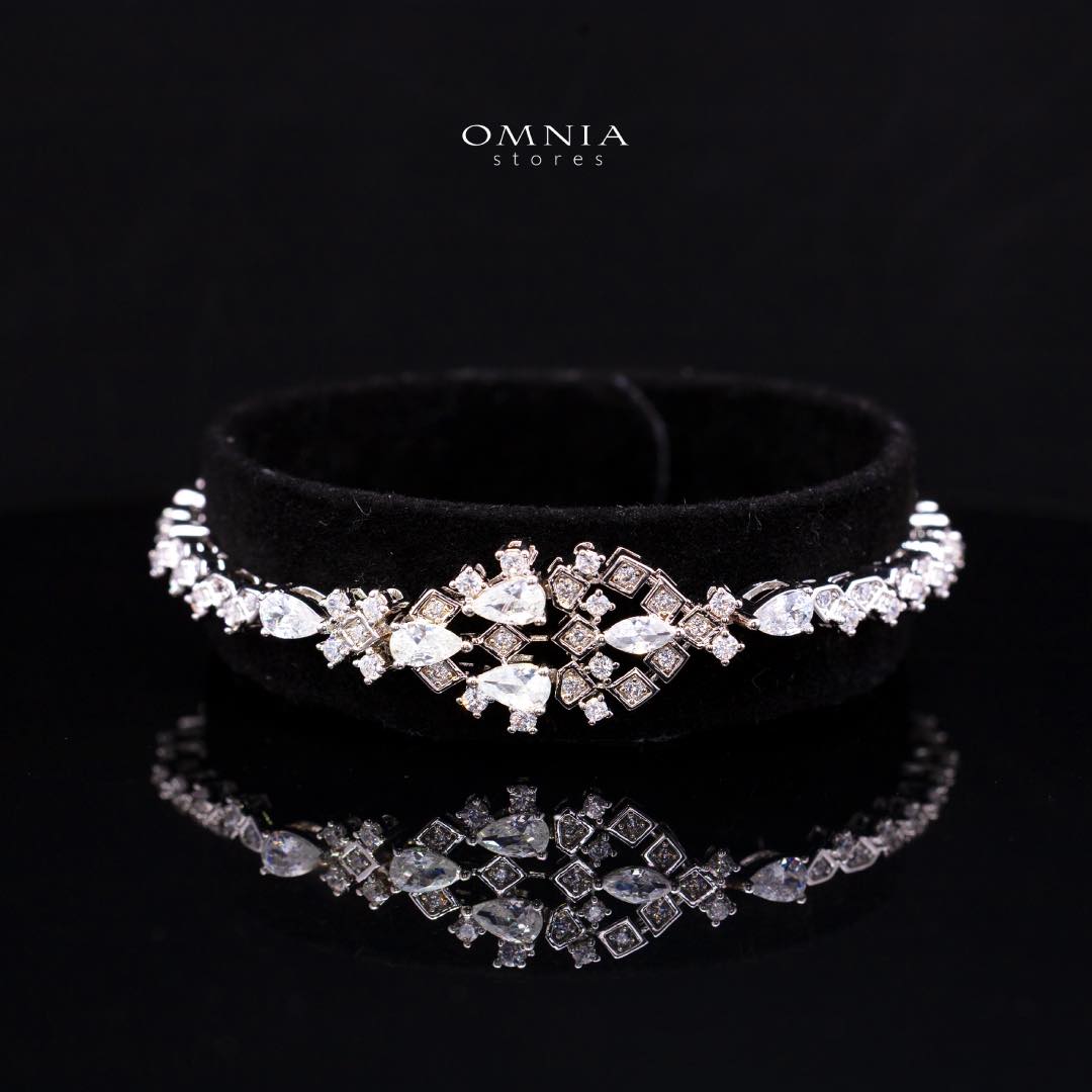 Omnia Melora White Luxury Bridal Full Set with Pear-Cut and Baguette Zircon in Cascading Design in High-Quality Rhodium Plated