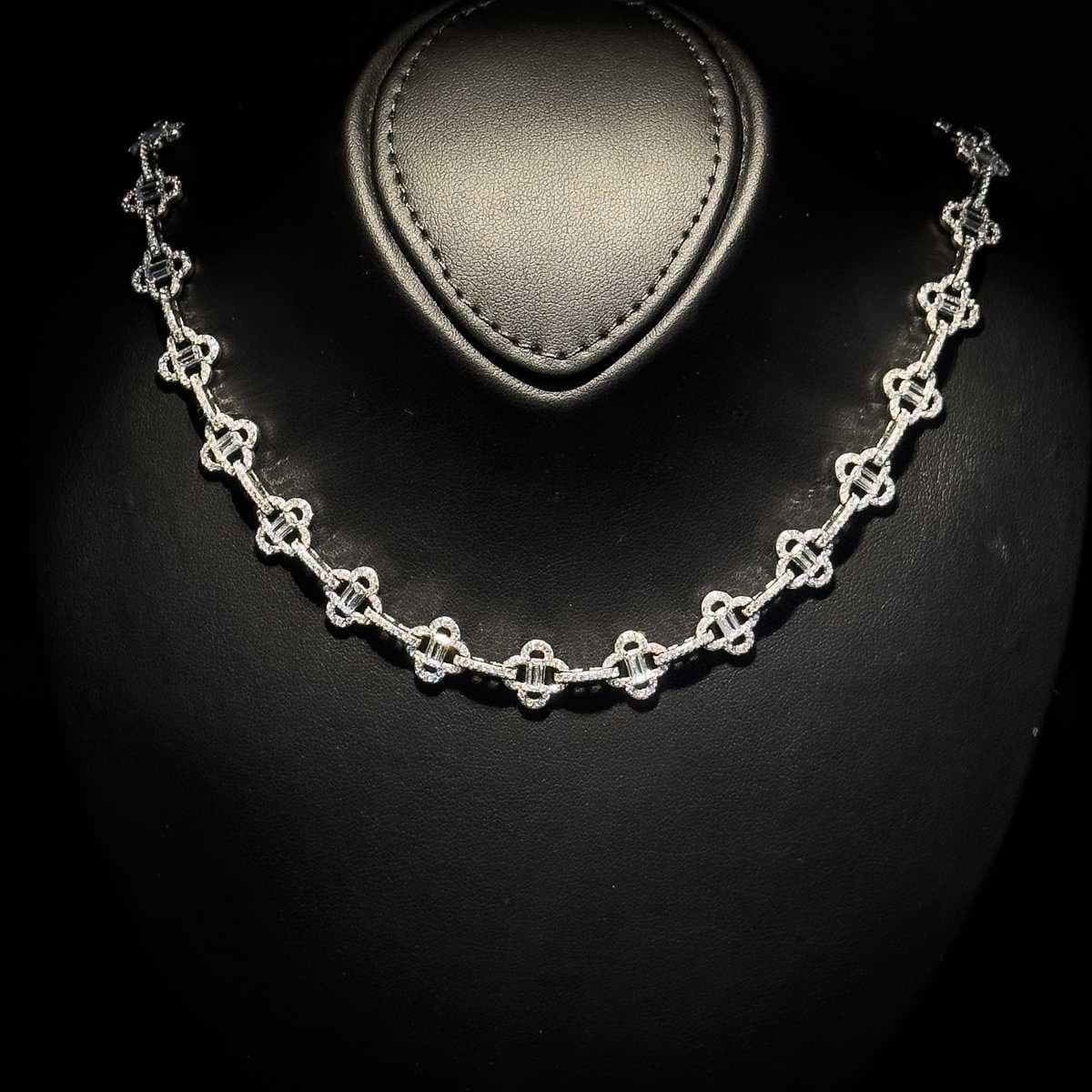 Omnia Amna White Set in 925 Silver with High Quality Simulated Diamonds - OMNIASTORES UAE