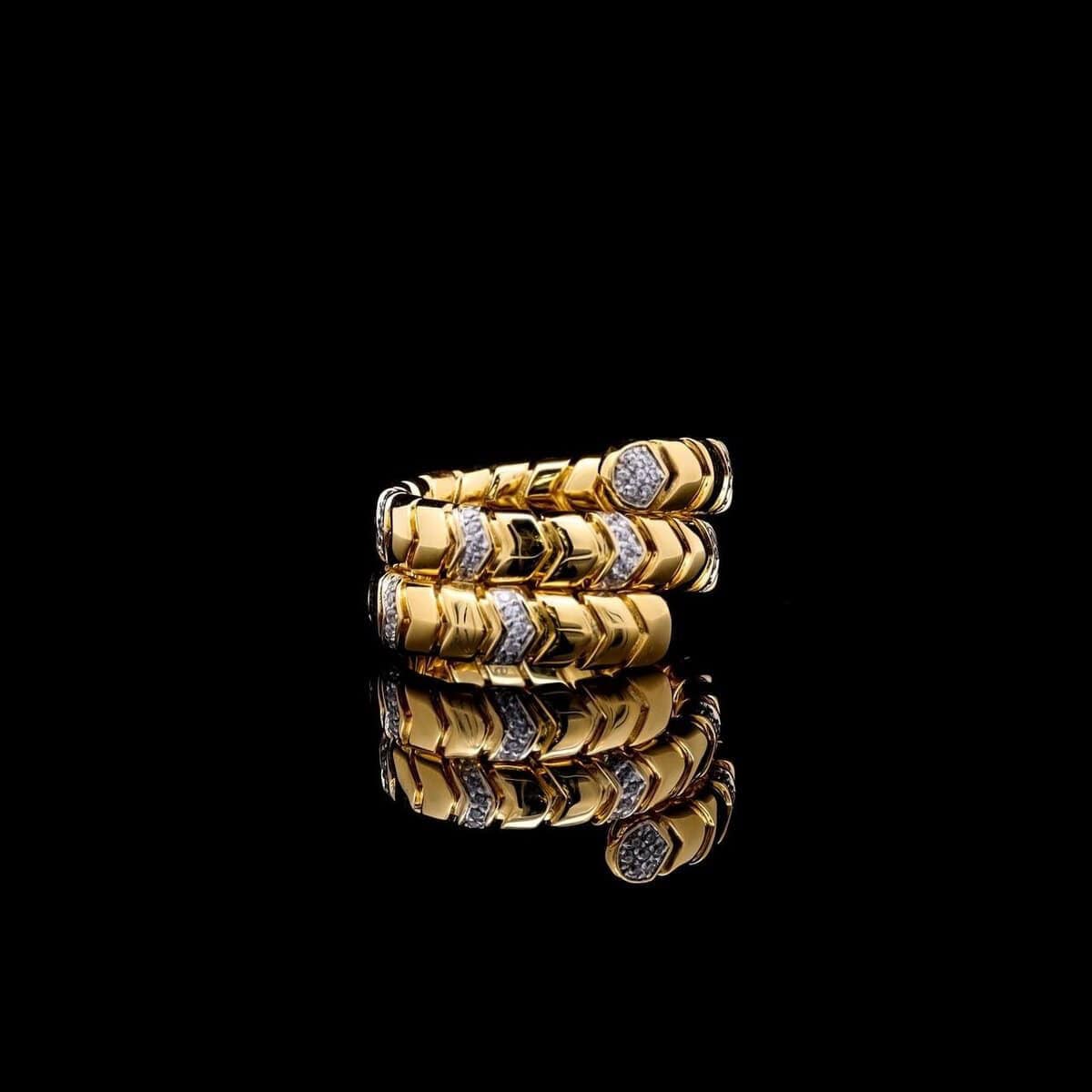 Omnia Layal Golden Bangle and Adjustable Ring Set with Chevron Design in Gold and High-Quality Simulated Diamonds - OMNIASTORES UAE
