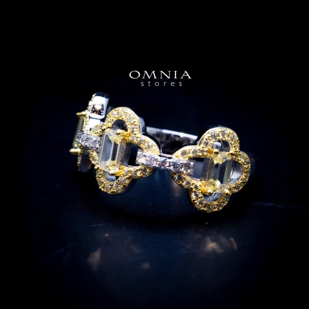 Omnia Amna Gold and White Ring in 92.5 Silver High Quality Simulated diamonds - OMNIASTORES UAE