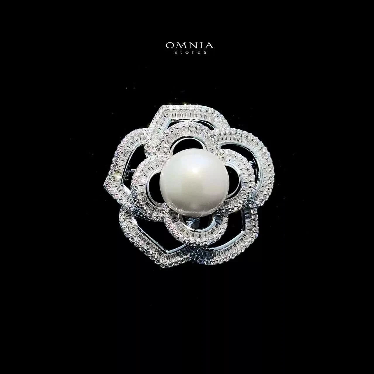 Omnia Sophia Pearl Flower Brooch in 92.5 Silver with High Quality Simulated Diamonds - OMNIASTORES UAE