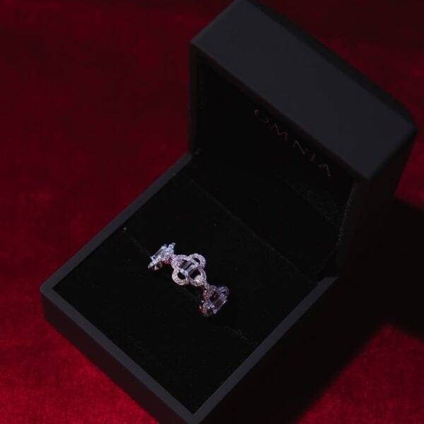 Omnia Amna White Set in 925 Silver with High Quality Simulated Diamonds - OMNIASTORES UAE