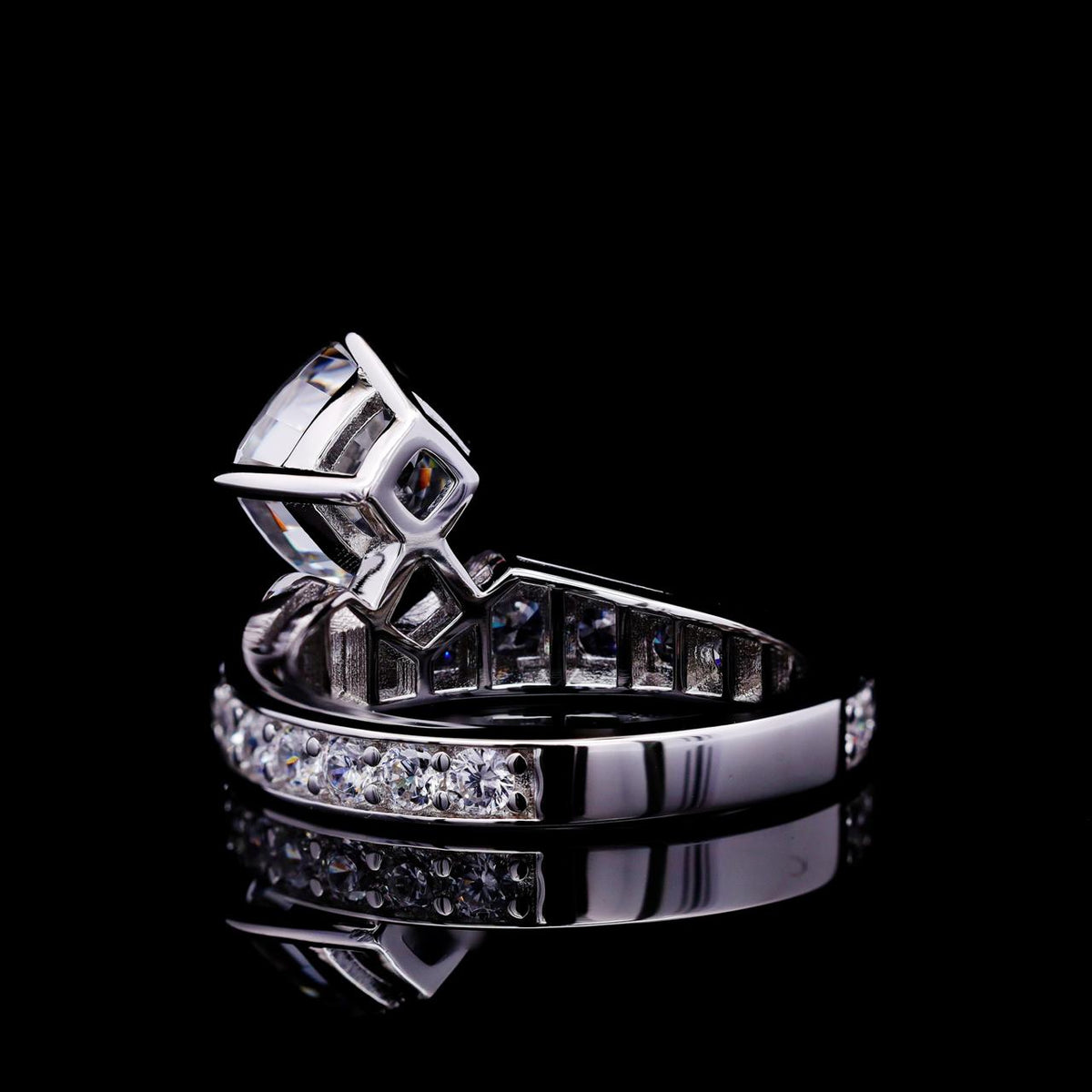 Hanadi Ring with Certificate | High-Quality Simulated Diamonds in 925 Sterling Silver back