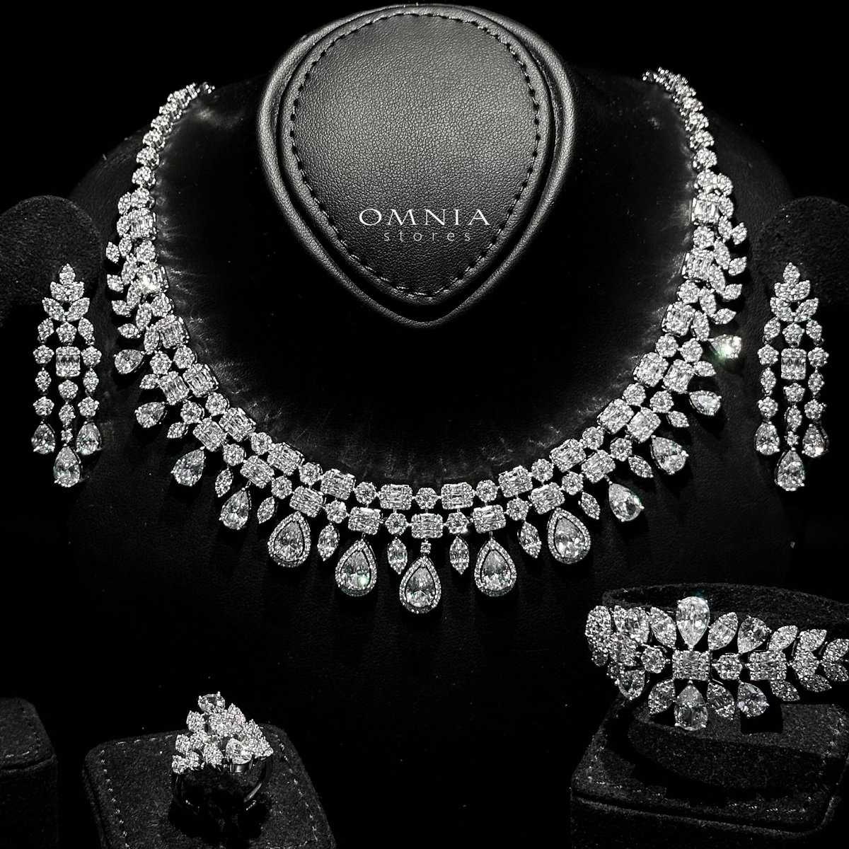 Elegant White Bridal Set in High-Quality Zircon Rhodium