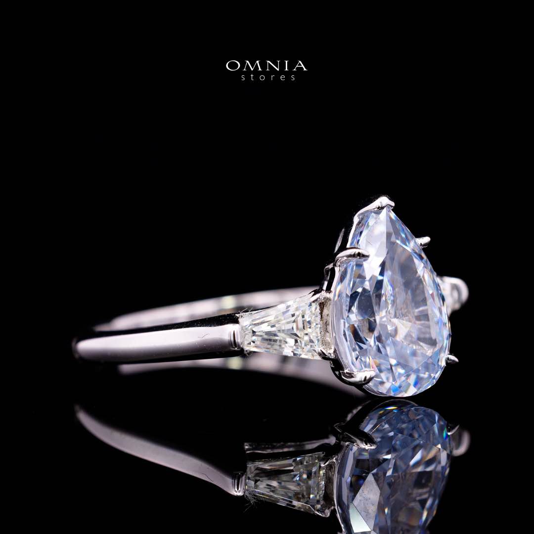Omnia Jumanah Blue and White Silver Ring In 925 Silver High Quality Certified Lab Crafted Stones