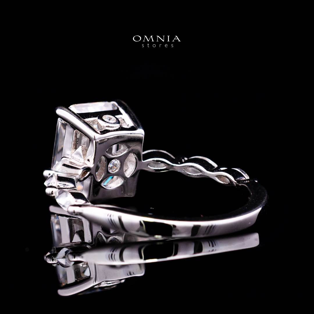 Omnia Azka White Silver Ring In 925 Silver High Quality Certified Lab Crafted Stones 7.8Ct
