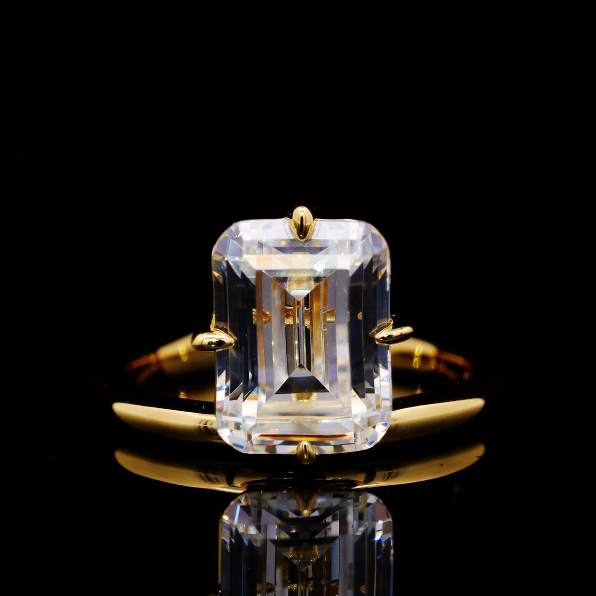 Rabia Gold Ring with Certificate | High-Quality Simulated Diamonds in 925 Sterling Silver