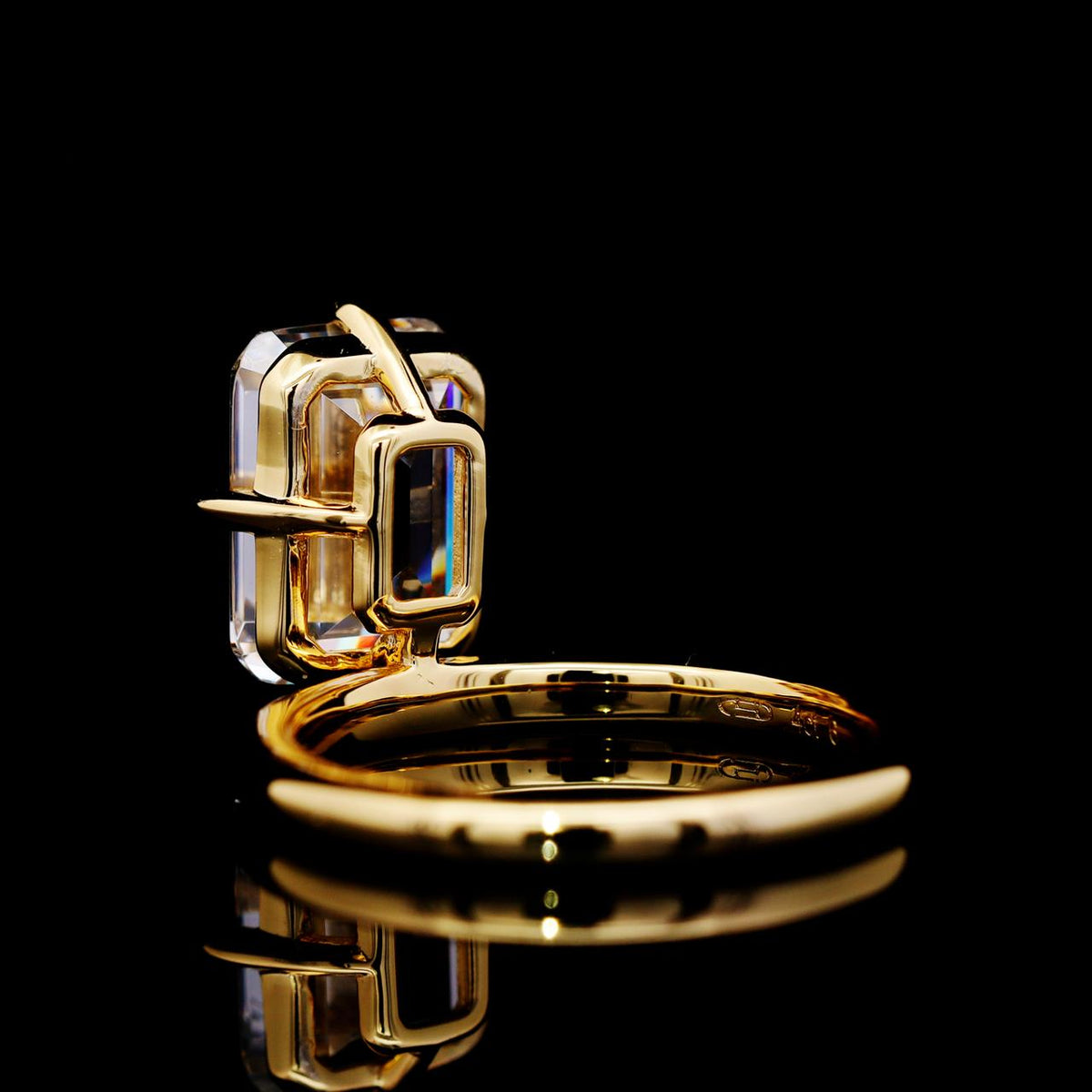 Rabia Gold Ring with Certificate | High-Quality Simulated Diamonds in 925 Sterling Silver back