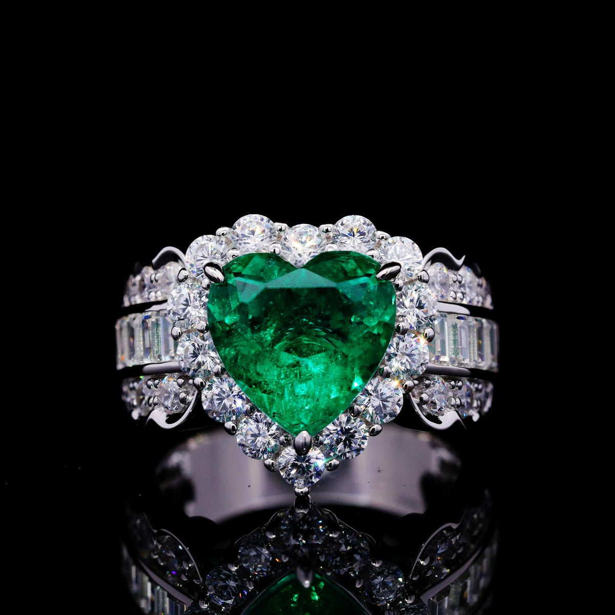 Sandy Green Ring with Certificate | High-Quality Simulated Diamonds in 925 Sterling Silver