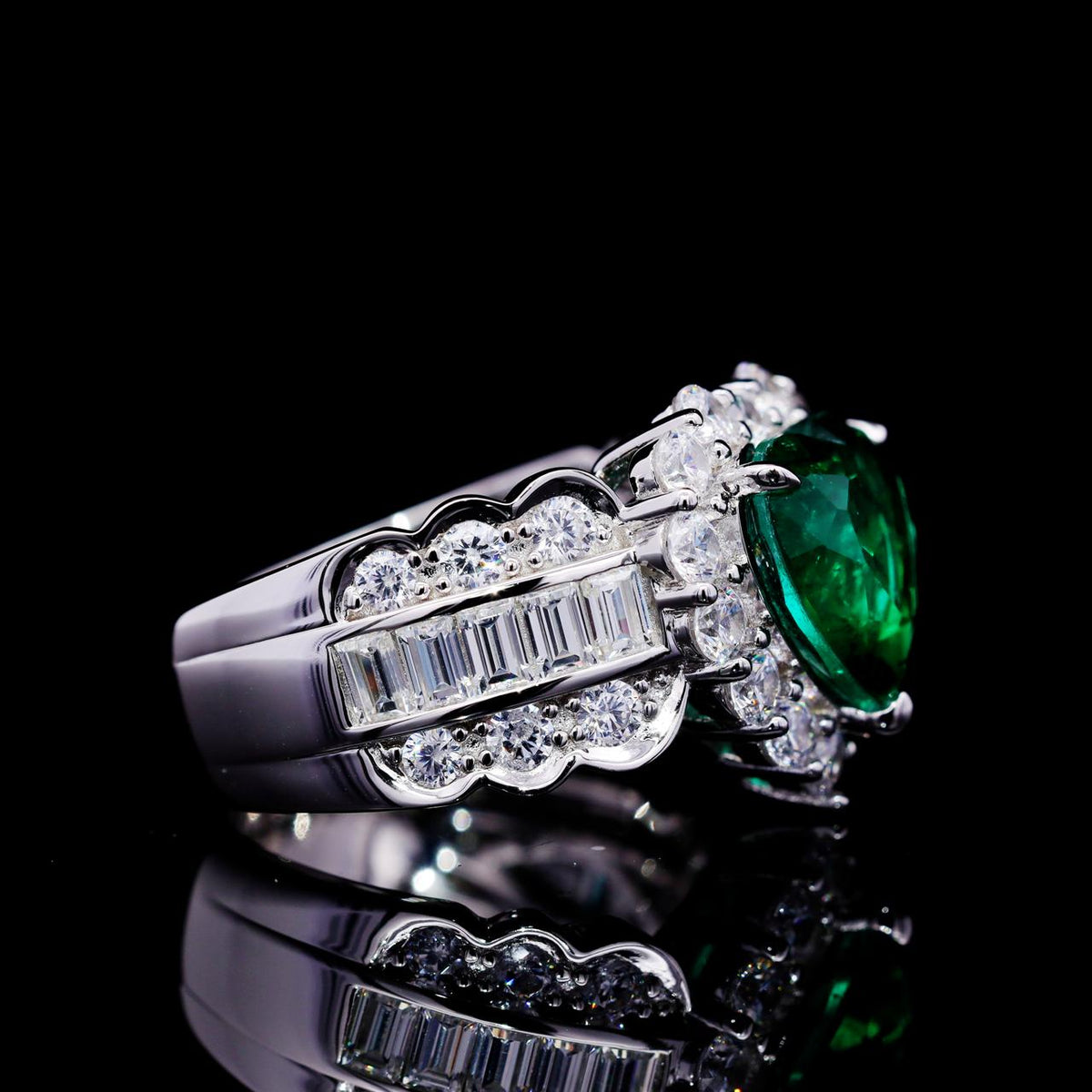 Sandy Green Ring with Certificate | High-Quality Simulated Diamonds in 925 Sterling Silver right
