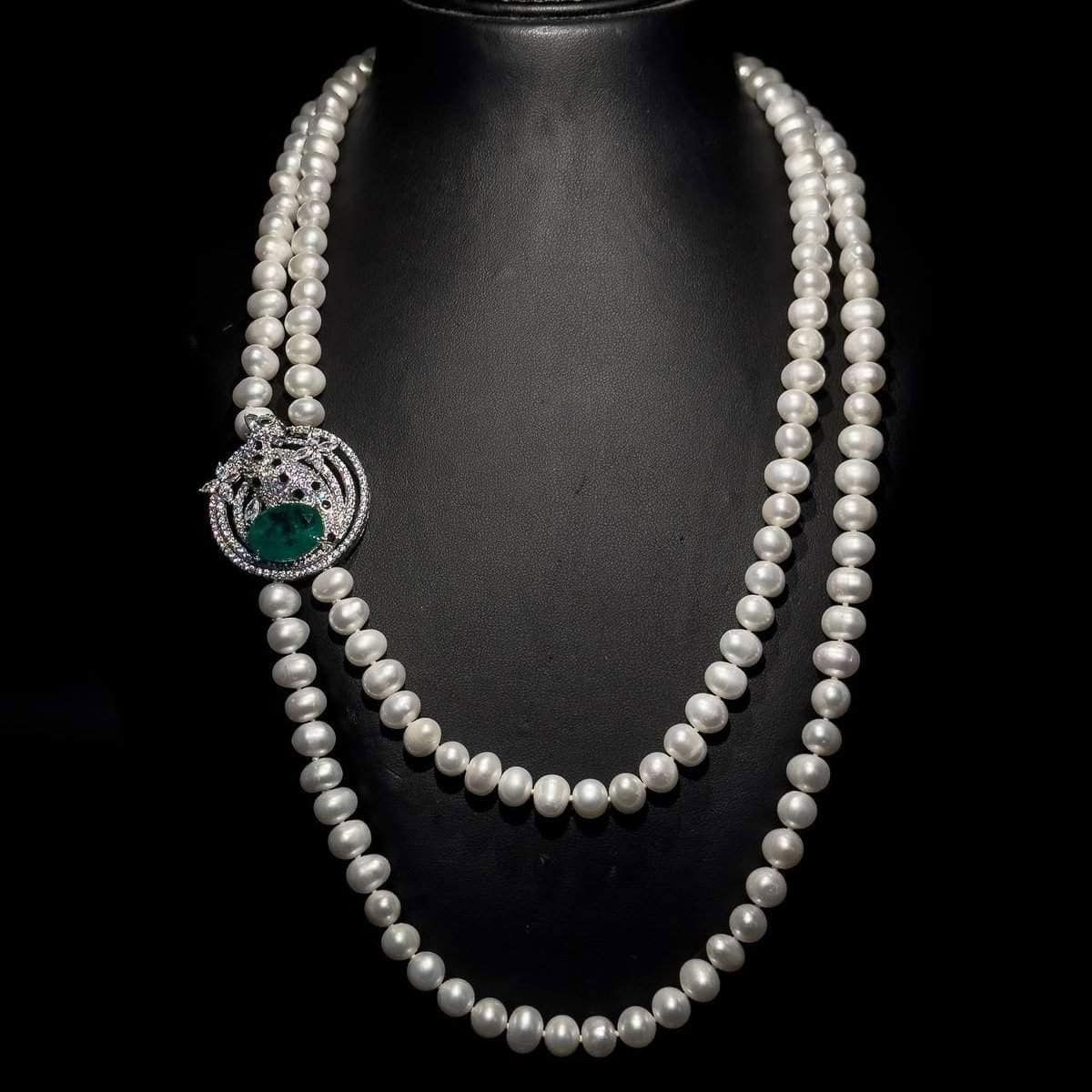 Omnia Hanan Bridal Pearl Necklace with Green Emerald Stone and High-Quality Simulated Diamonds - OMNIASTORES UAE