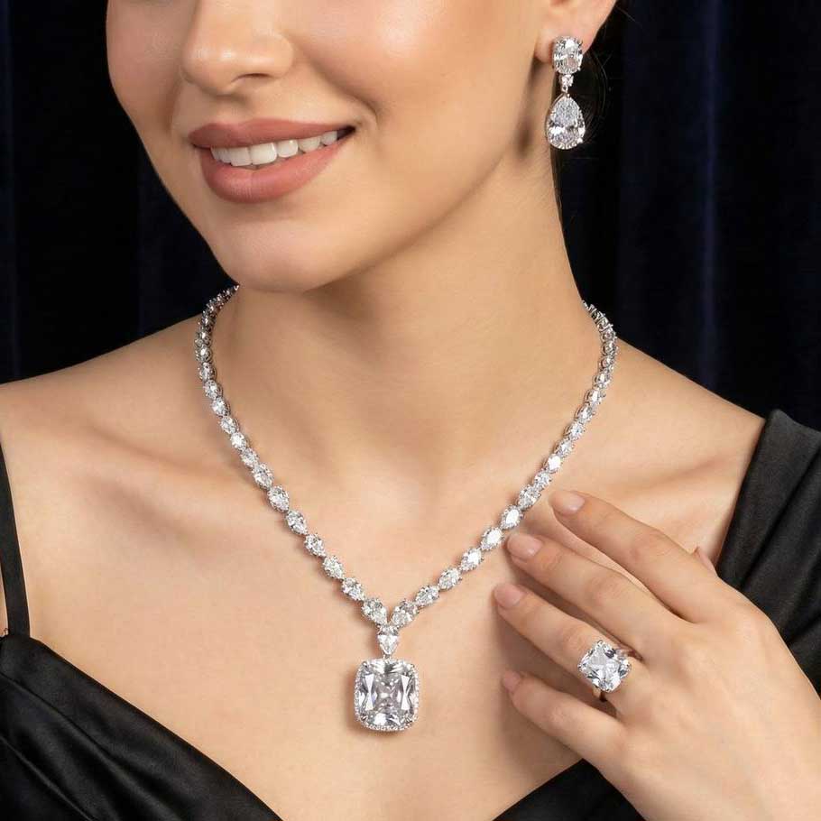 Omnia Audrey White Bridal Set Accessories in High Quality Simulated Diamonds - OMNIASTORES UAE