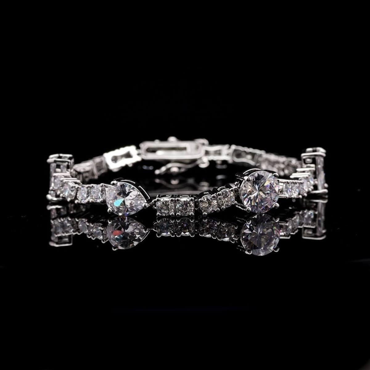 Omnia Layara White Long Chain Full Set with Triple-Layer Necklace in High-Quality Zircon Stone Rhodium Plated - OMNIASTORES UAE