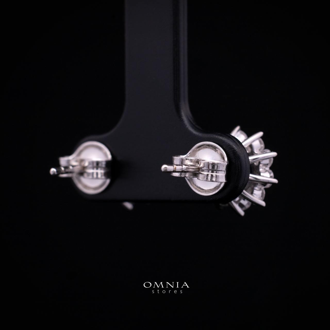 Henrietta Lab-Grown Blue Sapphire Earring with GRC Certificate, Round 5mm in 925 Sterling Silver