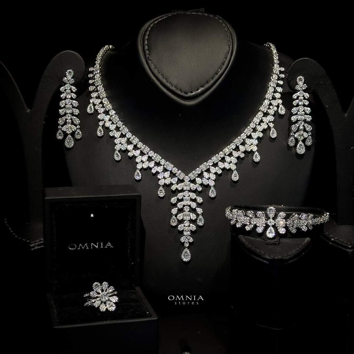 Omnia Lara Bridal Full Set in High Quality Zircon Stone in Rhodium Plated - OMNIASTORES UAE