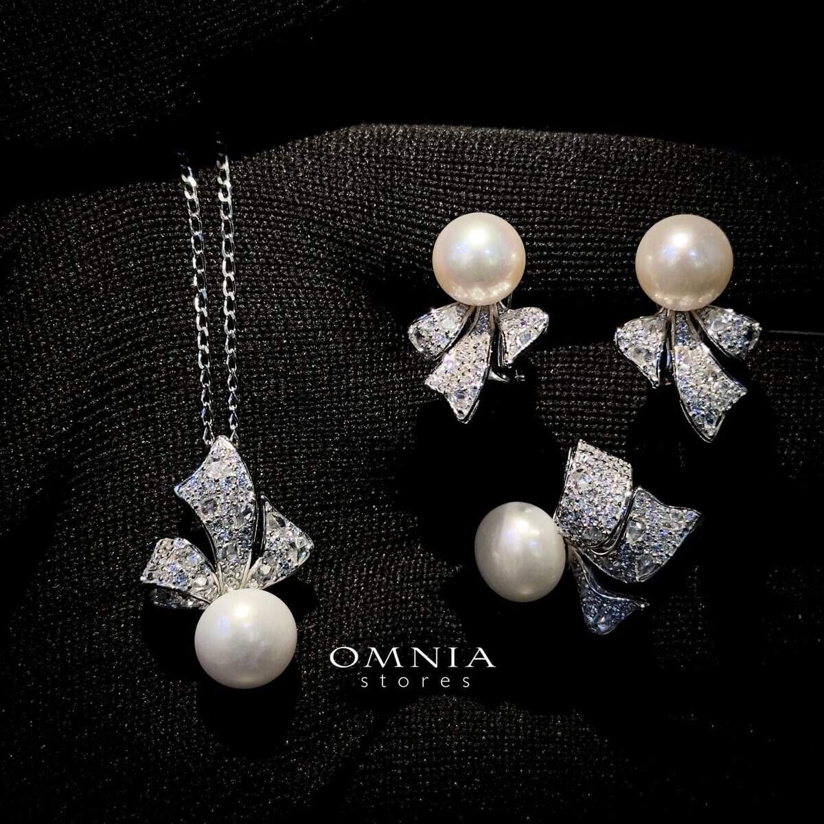 Omnia Grace Pearl Set in 925 Silver with High Quality Simulated Diamonds - OMNIASTORES UAE