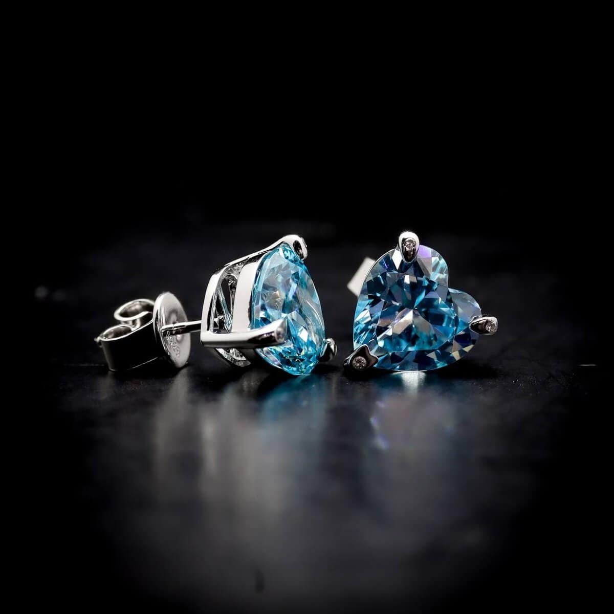 Omnia Sky Blue Heart Stud Earrings in 92.5 Silver with High Quality Simulated Diamonds - OMNIASTORES UAE