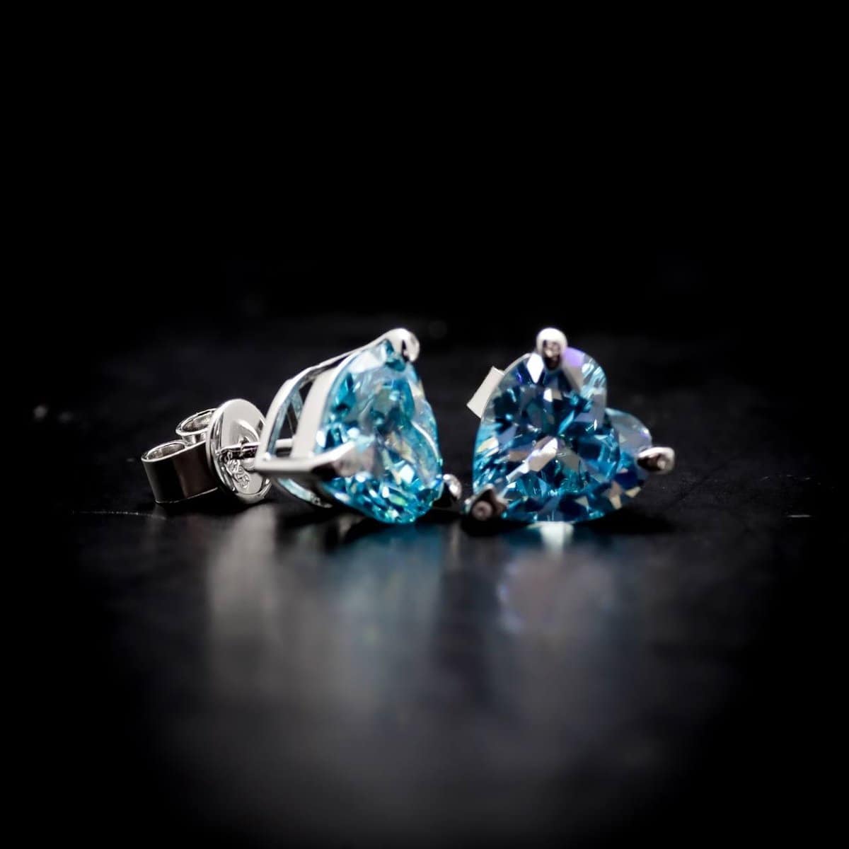 Omnia Sky Blue Heart Stud Earrings in 92.5 Silver with High Quality Simulated Diamonds - OMNIASTORES UAE