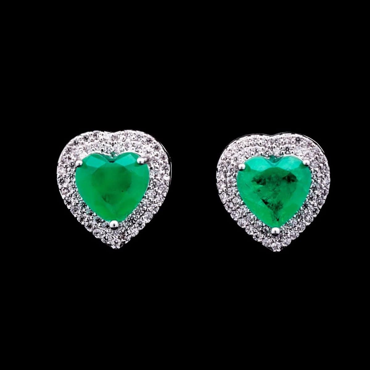 Omnia Serena Emerald Heart-Shaped Stud Earrings with High-Quality Zircon Stones in Rhodium Plated - OMNIASTORES UAE