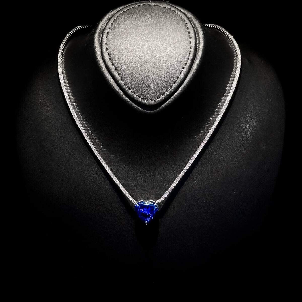 Omnia Heart Blue Necklace 925 Silver in High Quality Simulated Diamonds - OMNIASTORES UAE
