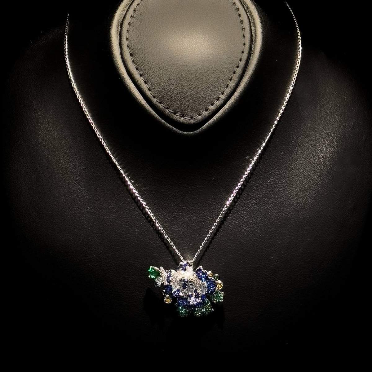 Omnia Lyric Floral Pendant in 92.5 Silver with High-Quality Simulated Diamonds - OMNIASTORES UAE