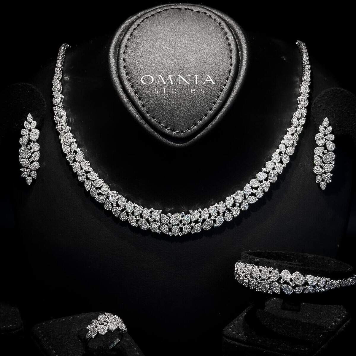 Omnia Liora White Zircon Wedding Set - OMNIASTORES UAE