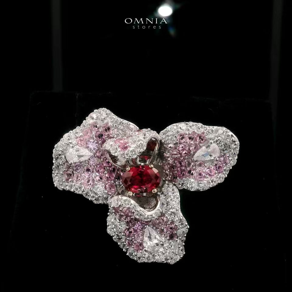 Omnia Aisha Brooch in 92.5 Silver with High Quality Simulated Diamonds - OMNIASTORES UAE