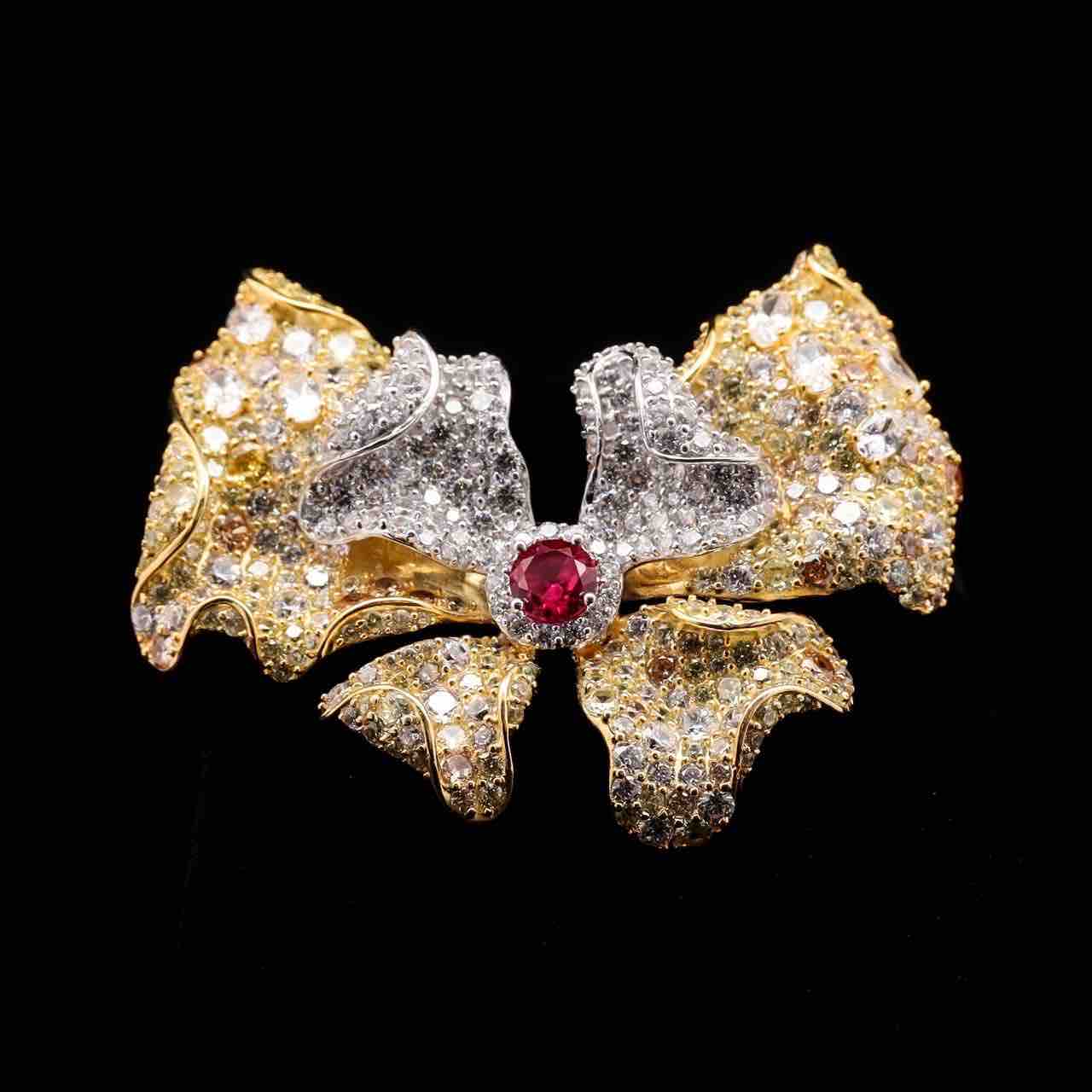 Omnia Aria Brooch In Gold-Plated High-Quality Simulated Diamonds with Ruby Center Stone