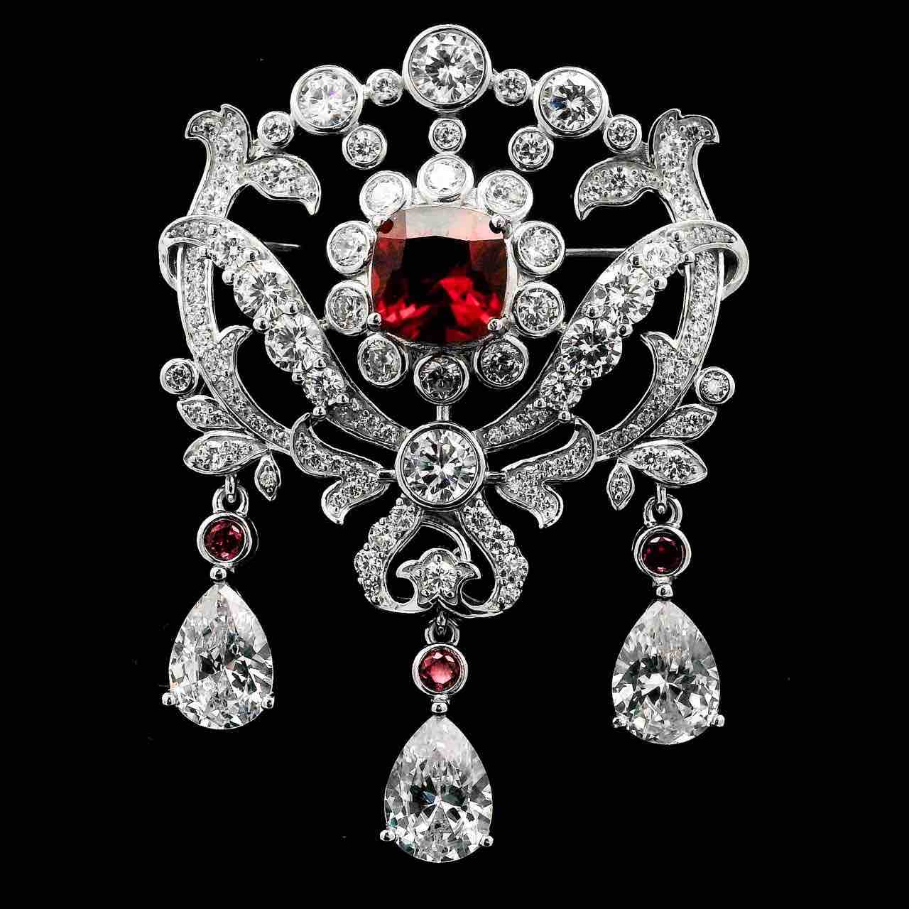 Omnia Balqis Brooch in 92.5 Silver with High Quality Simulated Diamonds - OMNIASTORES UAE