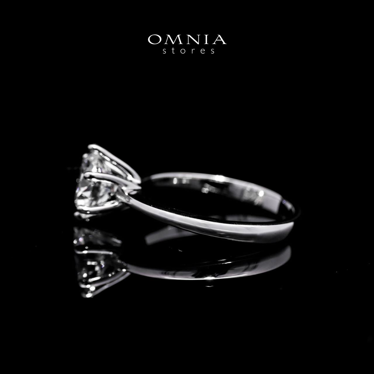 Omnia Hend White Ring in 925 Silver with High-Quality Simulated Diamonds - OMNIASTORES UAE