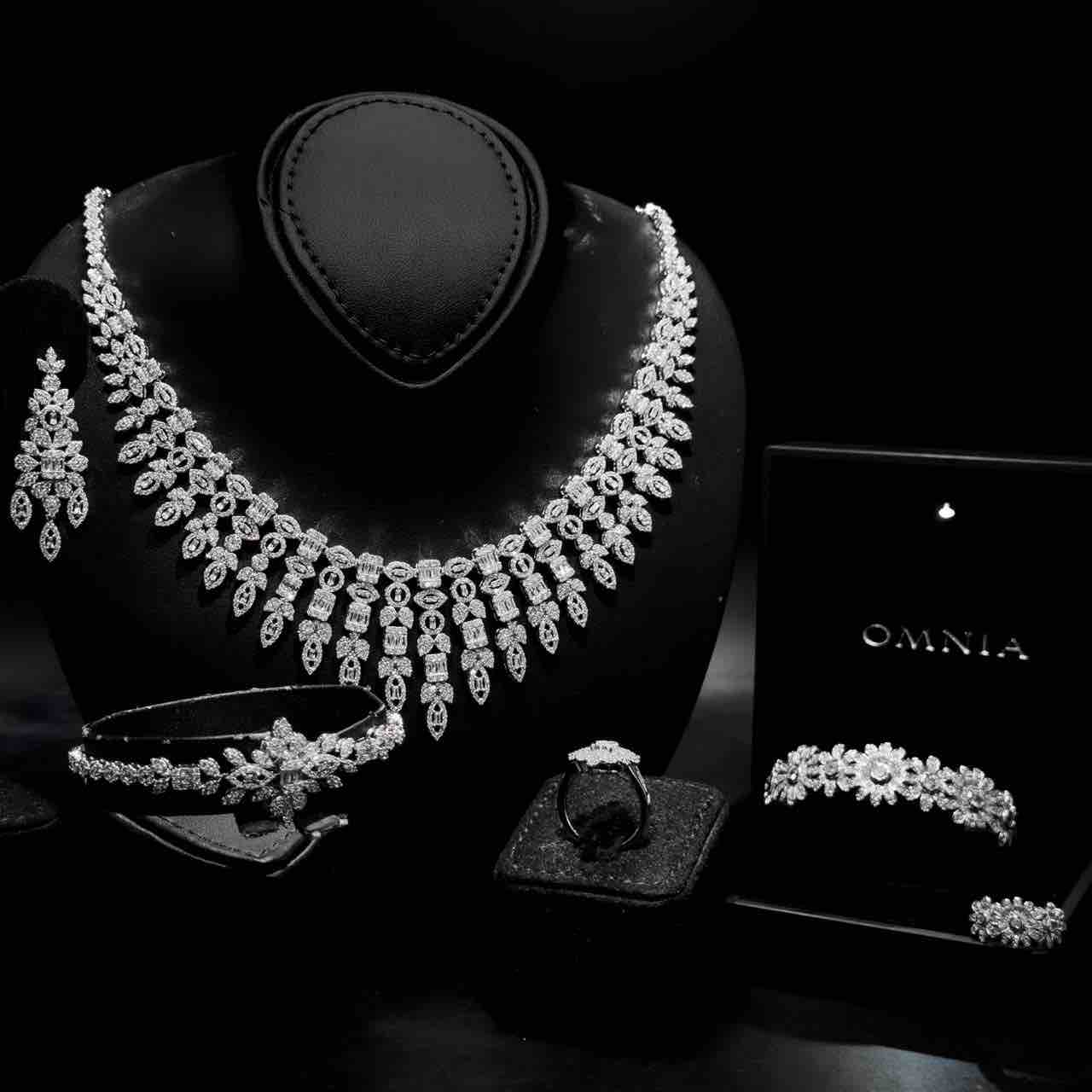Ruqaya Silver Color Bundle Set - OMNIASTORES UAE