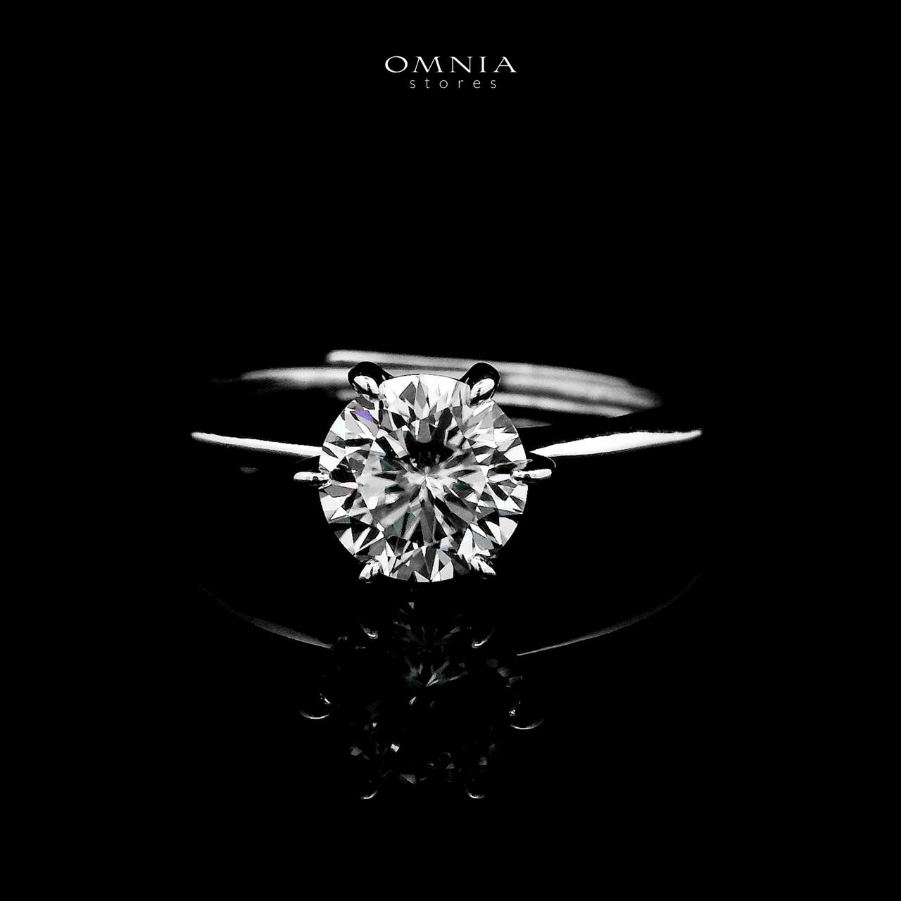 Omnia Areeba Silver Classic Ring in 925 Silver with High-Quality White Moissanite Stones - OMNIASTORES UAE