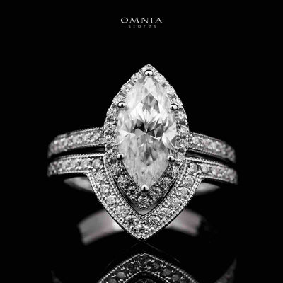 Omnia Azmira Royal Design Silver Ring 925 Silver in GRA Certified High Quality White Moissanite Stone