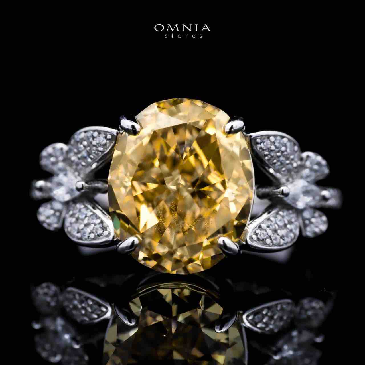 Omnia Maysun Ring In 92.5 Silver High Quality Simulated Diamonds - OMNIASTORES UAE