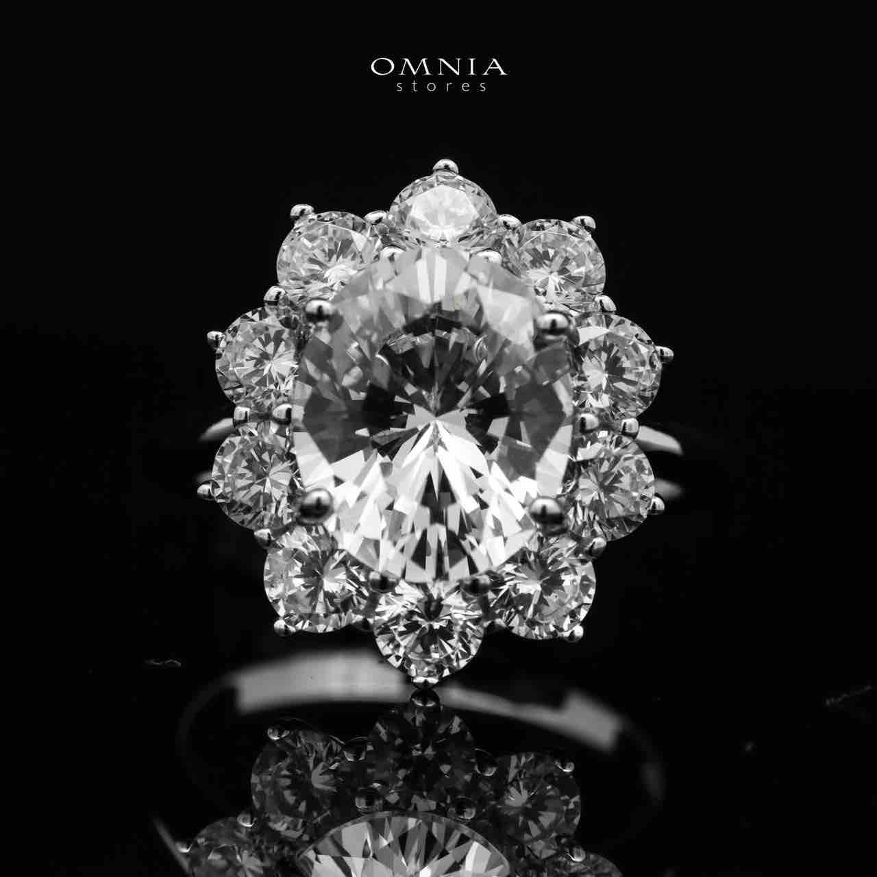 Omnia Harper Floral Ring In 92.5 Silver with High Quality Simulated Diamonds - OMNIASTORES UAE