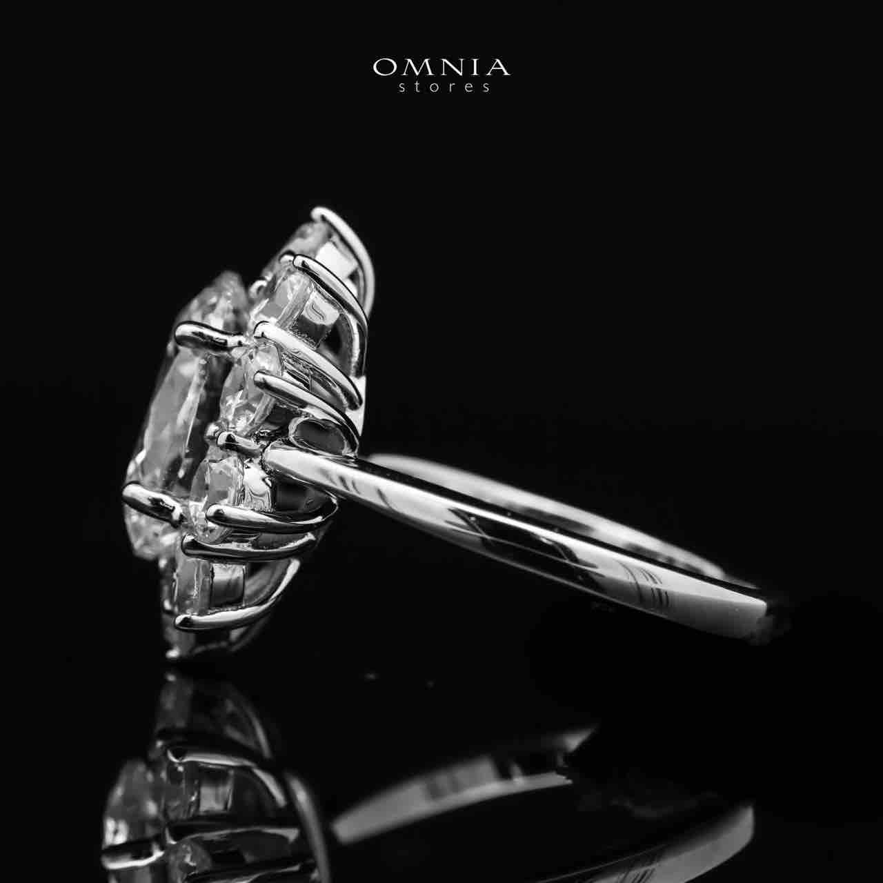 Omnia Harper Floral Ring In 92.5 Silver with High Quality Simulated Diamonds - OMNIASTORES UAE