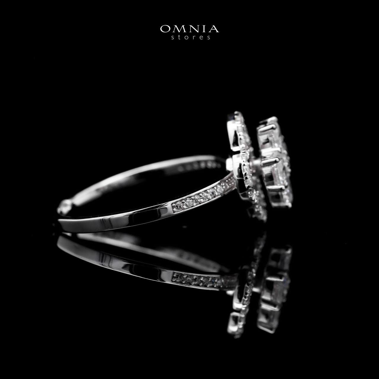 Omnia Horreya Floral Ring in 92.5 Silver With High Quality Iced Cut Stone - OMNIASTORES UAE