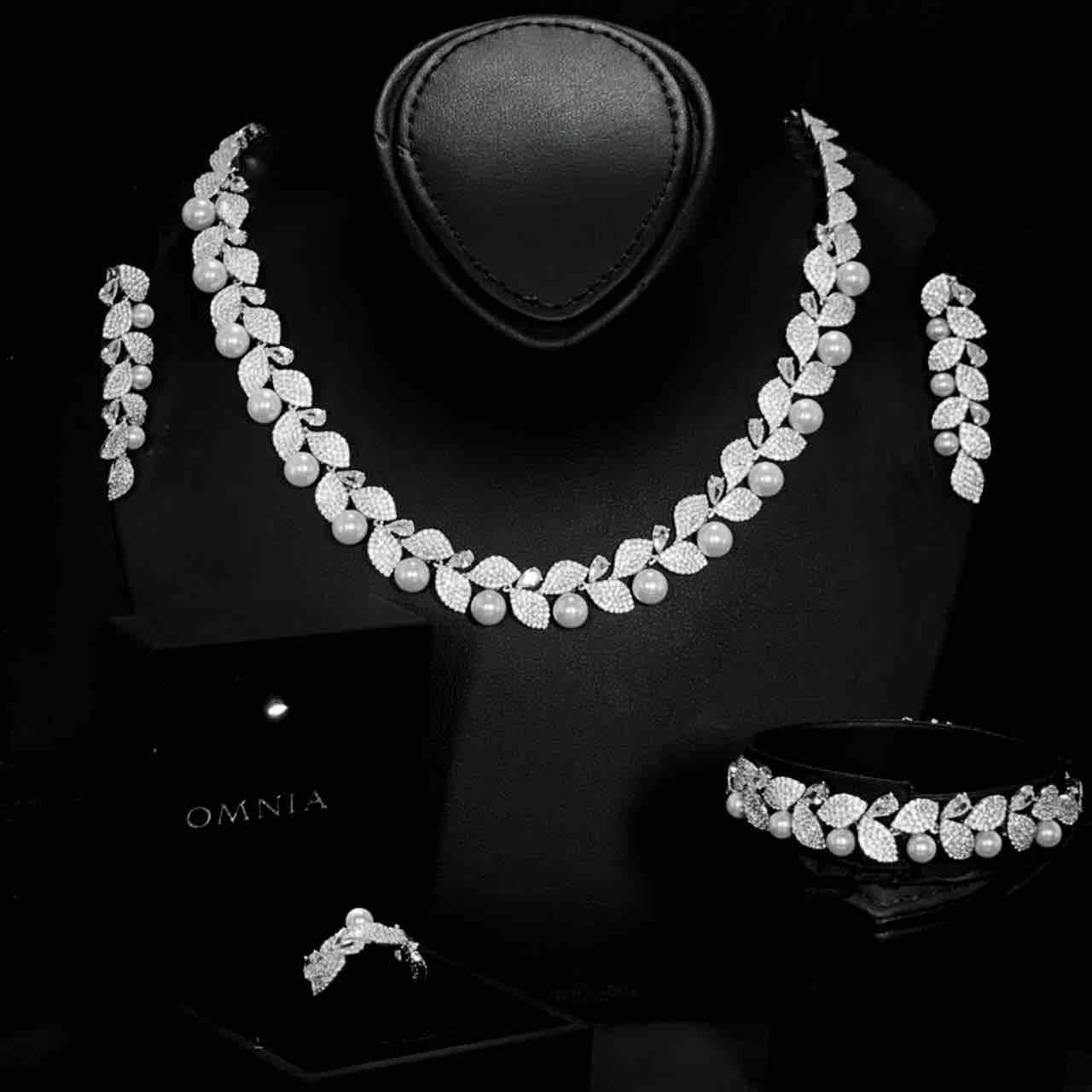 Omnia Thameenah Pearl Bridal Full Set in 925 Silver with High-Quality White Zircon Stones - OMNIASTORES UAE