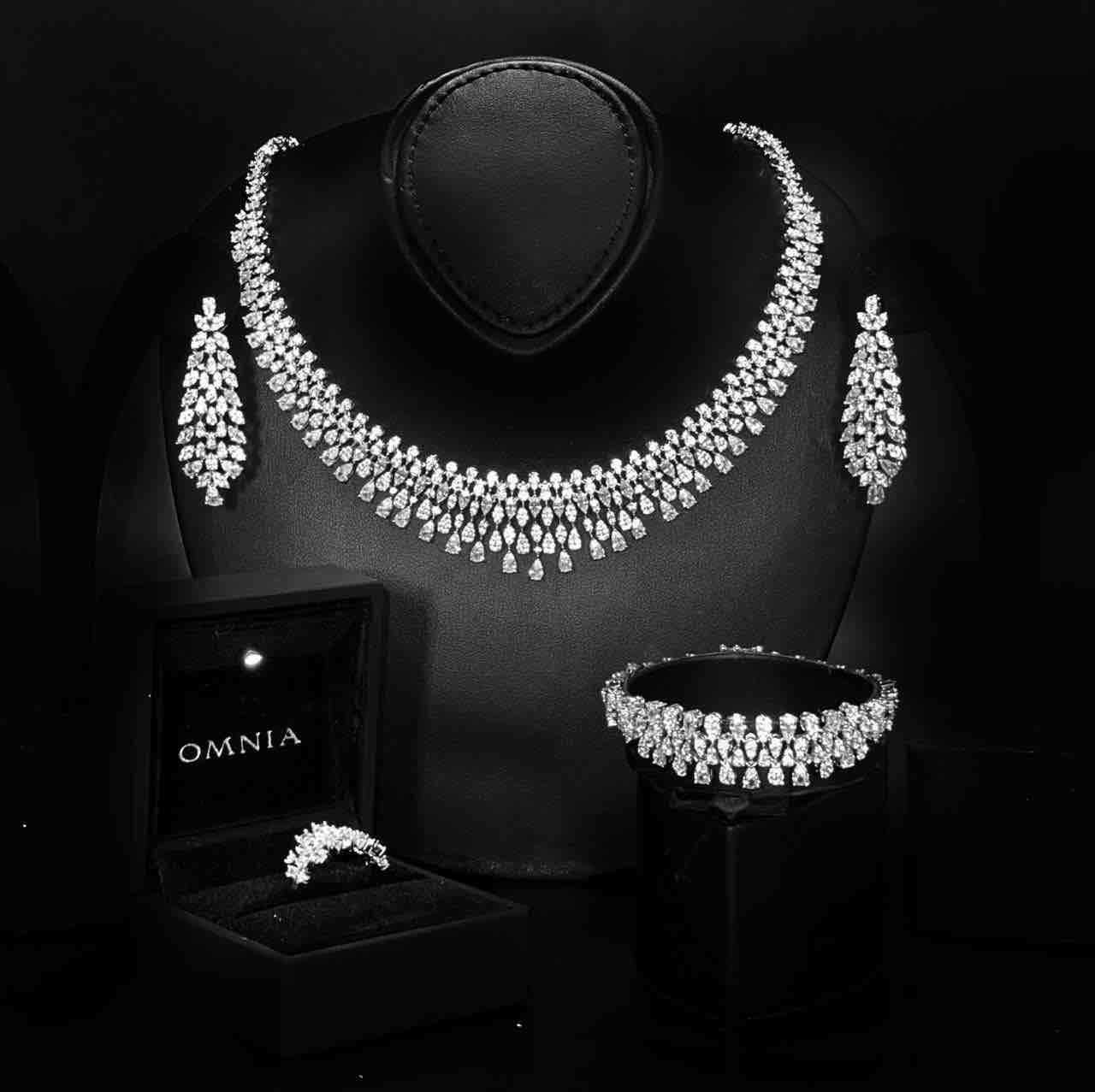 Omnia Nazeera White Bridal Full Set in High Quality Zircon Stone Rhodium Plated - OMNIASTORES UAE