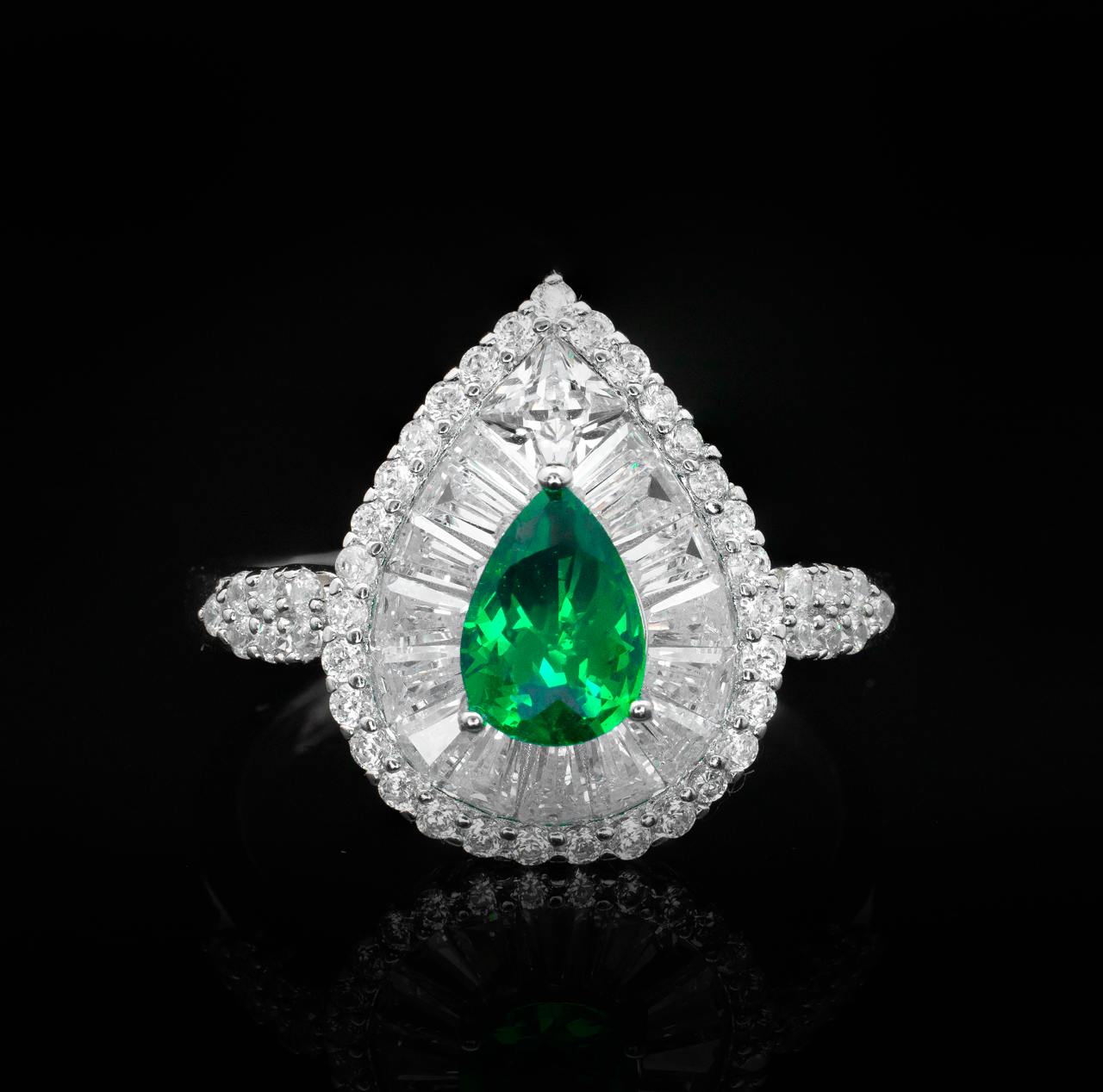 Omnia Sophia Green Teardrop Bridal Full Set in 925 Silver with High Quality Simulated Diamonds - OMNIASTORES UAE